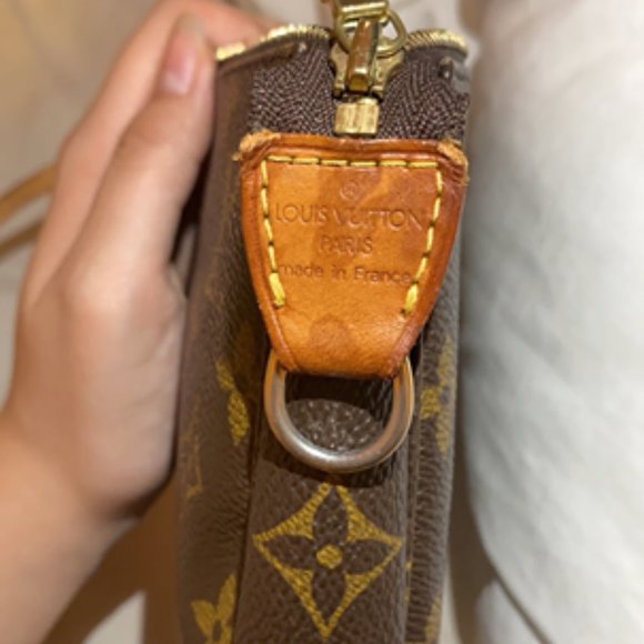 Authentic Louis Vuitton Pochette Accessoire - Picture 14 of 15